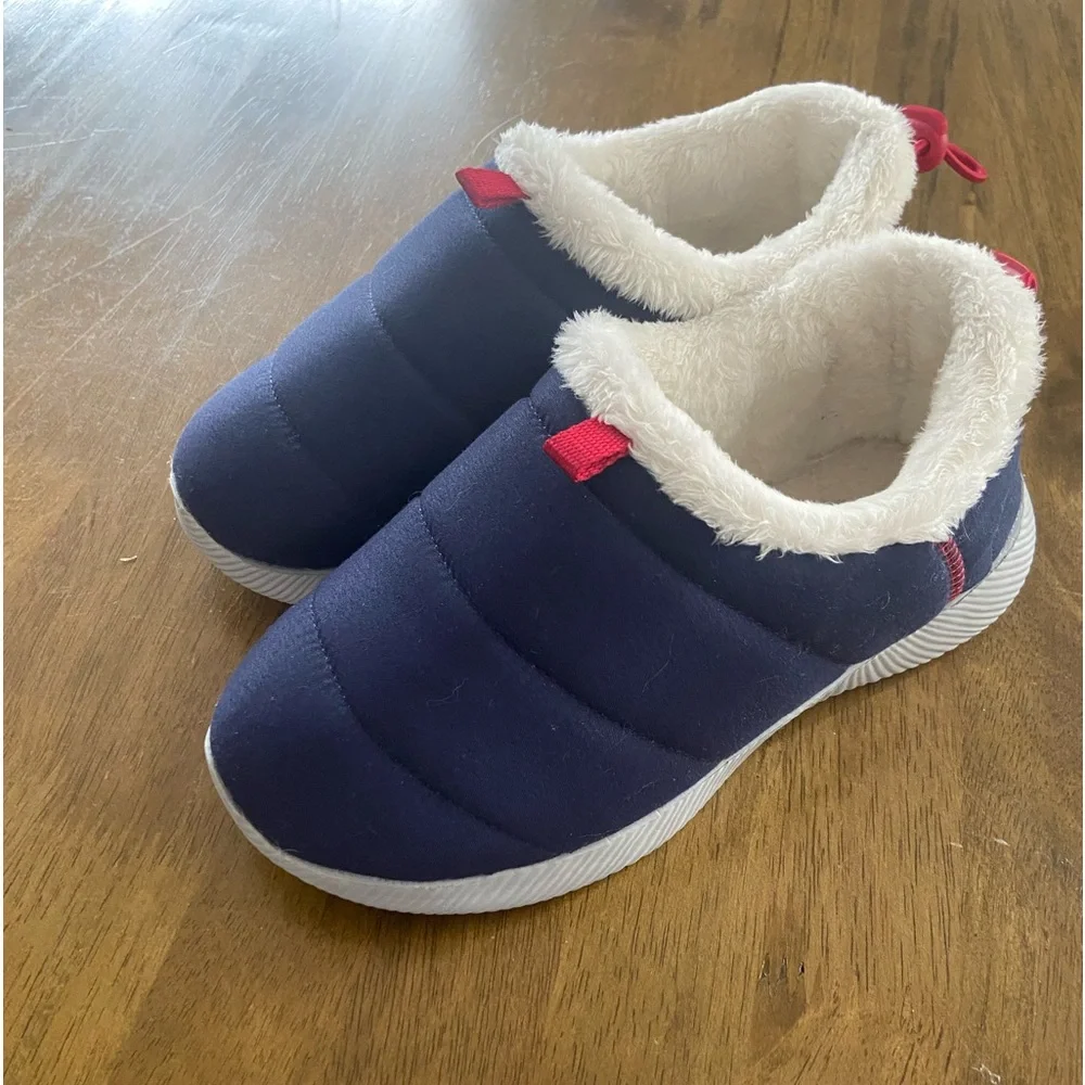 Lands’ End Navy Blue Hard Soled Slippers size 3 (youth)